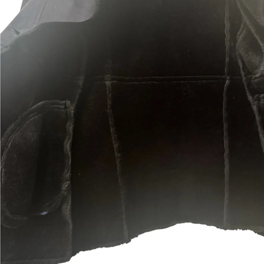 Black faux suede women’s coat‎